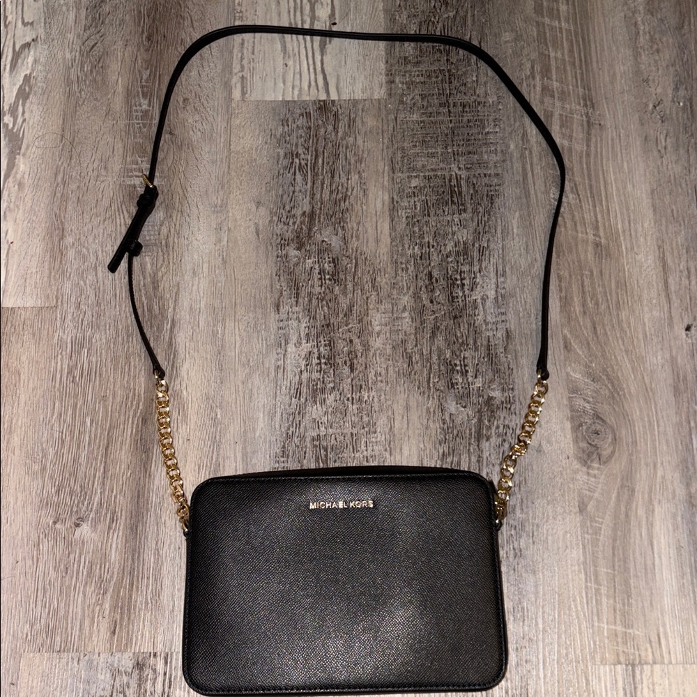 Michael Kors Elegant Black Crossbody Bag